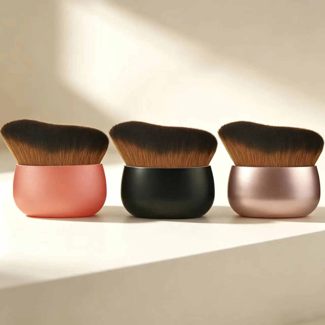 New Oval-Shaped Facial Makeup Brushes for Applying Blush, Foundation and Contour, Large-Sized Makeup Brush